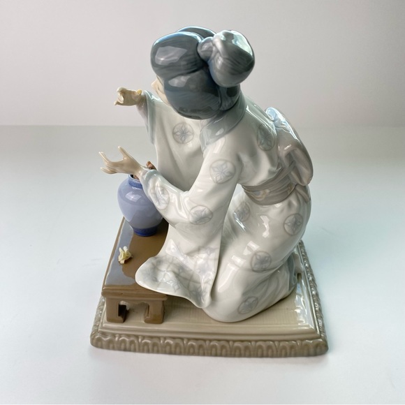 VINTAGE LLADRO JAPANESE GIRL DECORATING Flower Arranger - Picture 6 of 9